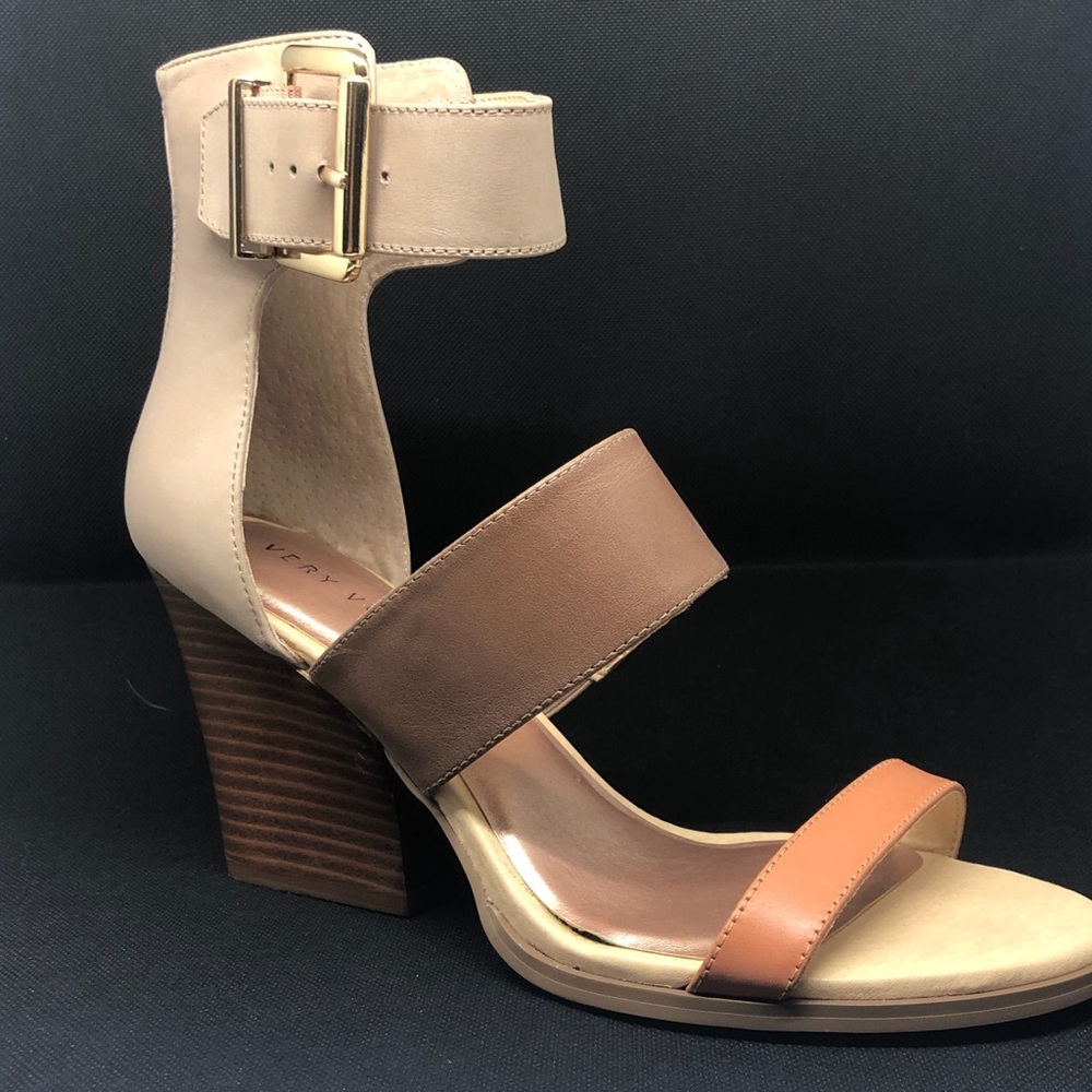 Very Volatile Sandals Serena. Size 9 in Tan